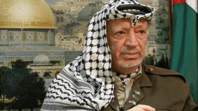 ياسر عرفات.. سيّد الثورة وأب الوطنية الفلسطينية