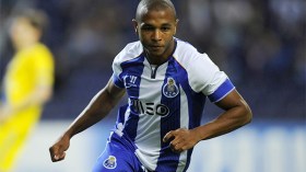 “براهيمي” هدّافا في ليلة استعراضية