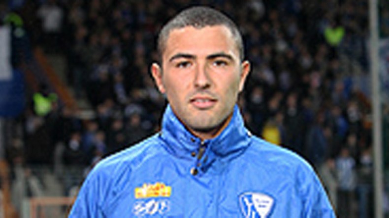 أنصار  ومسؤولو  بوخوم  يكرمون  عنتر  يحيى