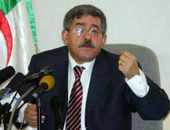 Ouyahia : « L’État algérien n’assistera pas à la disparition d’El Hadjar »