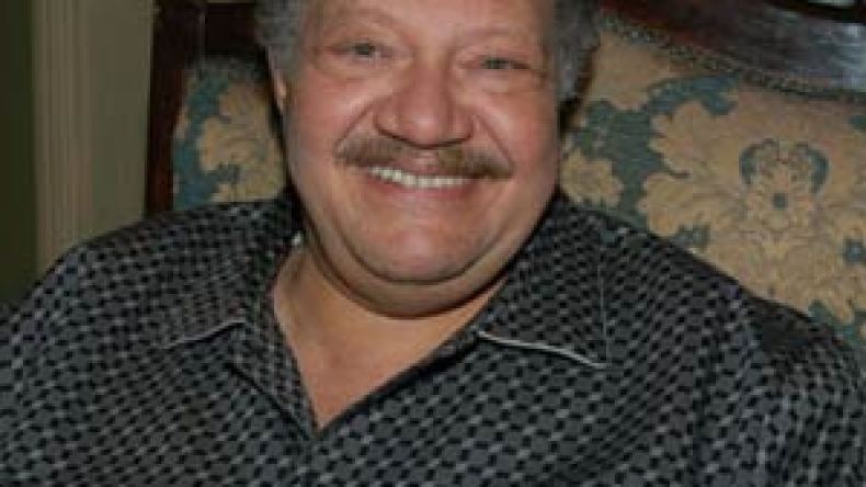 يحيى الفخراني يبحث عن براءته في شرف فتح الباب