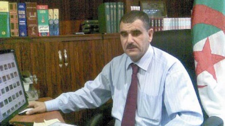 لن نحكم على مواقف فرانسوا المترشح حتى نرى أفعال هولاند الرئيس