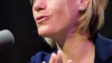 Yahoo's Decker defends Google search deal