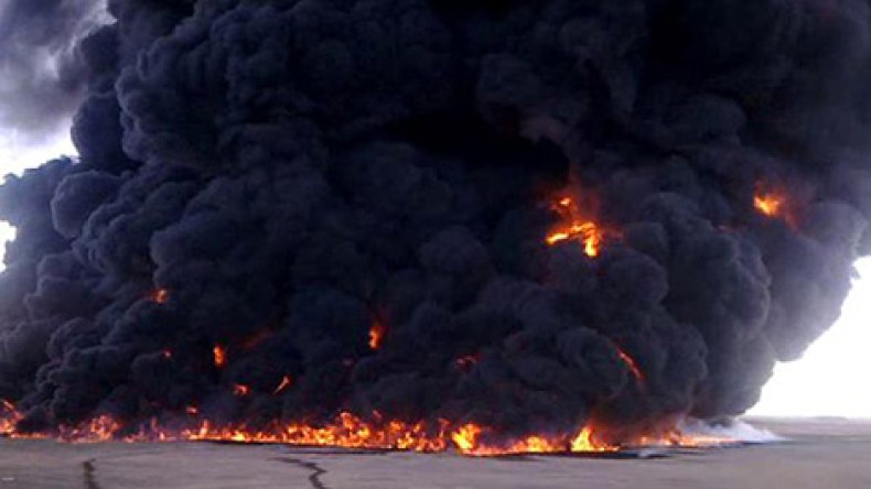 رجال قبائل يفجرون أنبوب النفط الرئيسي باليمن