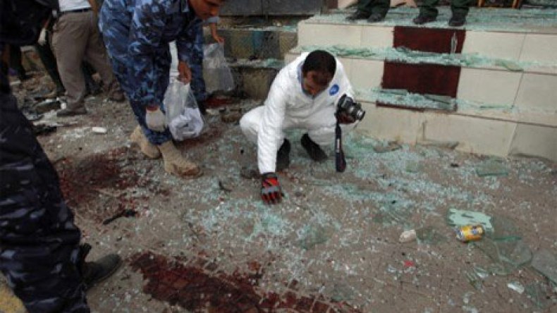 6 قتلى و26 جريحا في انفجار استهدف حافلة تقل طلاب الكلية الجوية في صنعاء