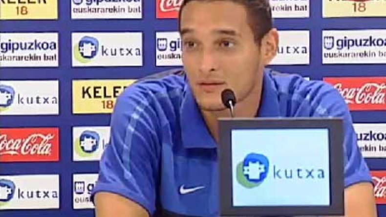 بن طيبة: “كنت أشاهد المباريات في التلفاز والآن صرت أواجه الريال والبارصا”