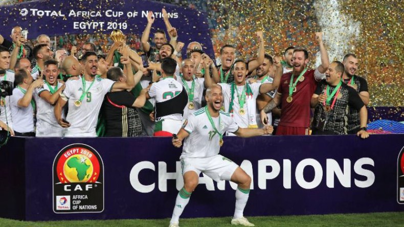 بطل إفريقيا يجد صعوبة في مواجهة أقوياء العالم