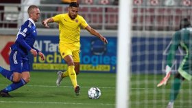 بِالفيديو: بلايلي يُواصل “جَلْدَ” مَن اعترض طريقه!