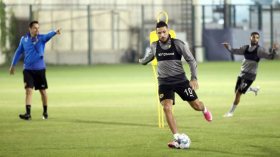 ثلاثية من بلايلي وصدارة للائحة هدّافي البطولة القطرية