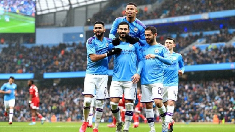 غوارديولا يرفض الكشف عن الثلاثي المُصاب بِفيروس “كورونا”