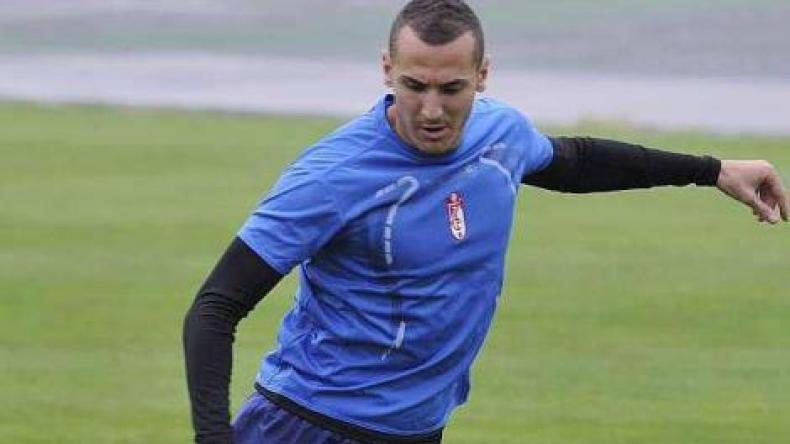 يبدة يعود..يسجّل ويدق باب “الخضر”