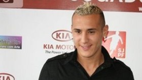 مدرب بورتسموث يثني على يبده وقد يشركه أمام بولتون