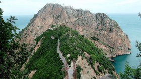 “يما قوراية”حارسة بجاية