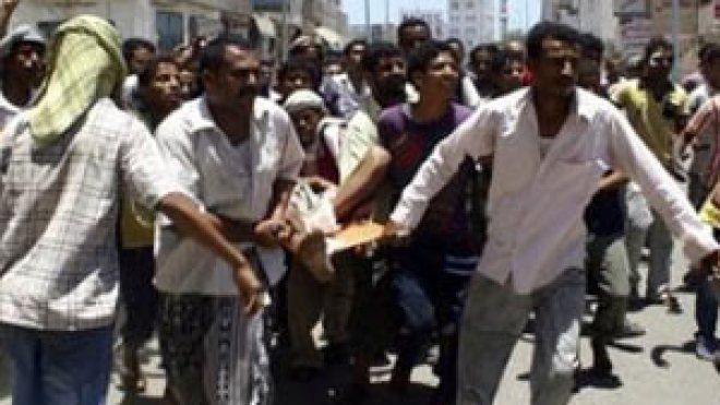 الجزائريون‭ ‬المحاصرون‭ ‬في‭ ‬اليمن‭ ‬للشروق‭ :‬ ‭ ‬قوتنا‭ ‬اليومي‭ ‬الدقيق‭ ‬والماء