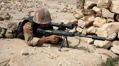 Yémen: l'armée attaque une ville tenue par Al-Qaïda: cinq soldats tués