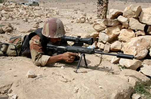 Yémen: l'armée attaque une ville tenue par Al-Qaïda: cinq soldats tués