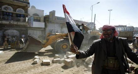 Yémen: début du démantèlement du camp de protestation à Sanaa