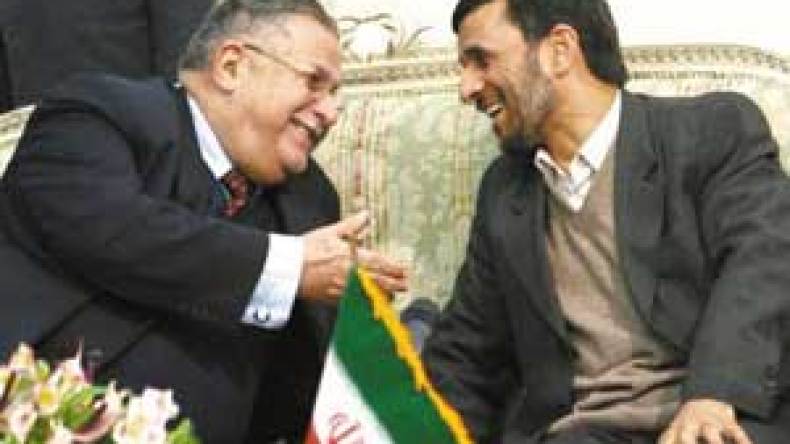 “الاعظمية” تتظاهر ضد زيارة الرئيس الإيراني