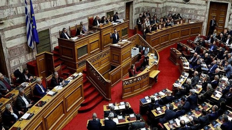 البرلمان اليوناني يوافق على قانون للجوء أكثر تشدداً