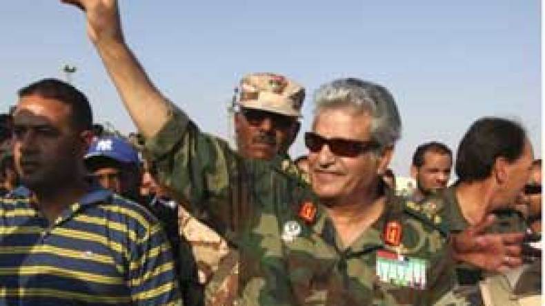 الانتقالي الليبي يعين قائدا جديدا لقوات المعارضة خلفا ليونس