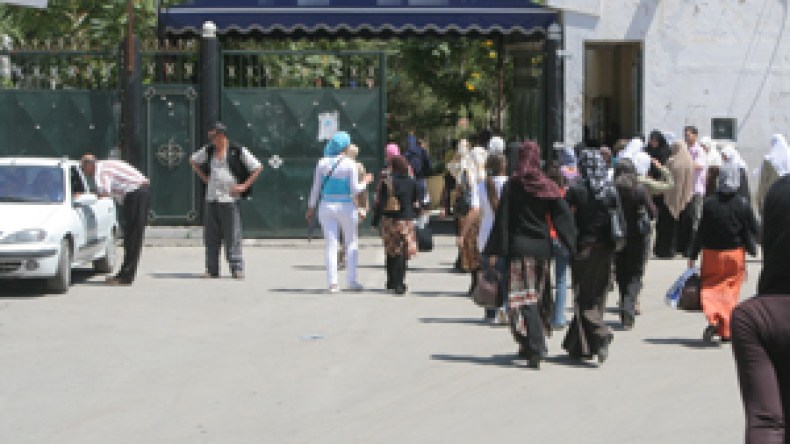 الأمن يوقف شابا تسلّل إلى الإقامة الجامعية للبنات بالشلف وأثار الهلع