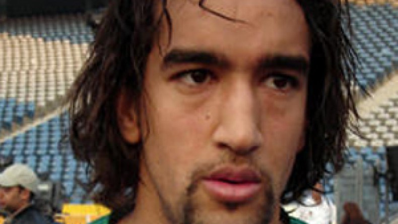 لحراري يعوض يوسف حجي أمام  الجزائر