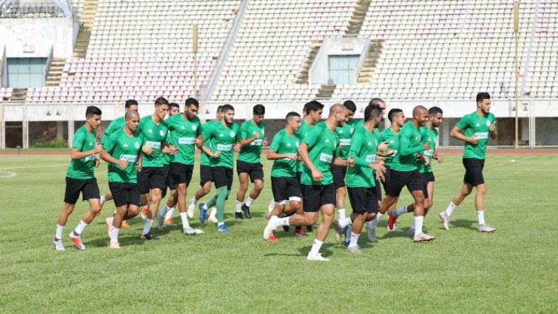 كيف يتعامل زطشي مع اللاعبين المغتربين والمظاهرات؟