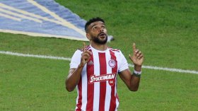 هل يلتفت بلماضي إلى المهاجم سوداني؟