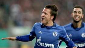 زميل بن طالب يدفع ثمن ارتياد الملهى الليلي