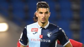 “فرحات” سادس أحسن مُمرّر في بطولة فرنسا للقسم الثاني