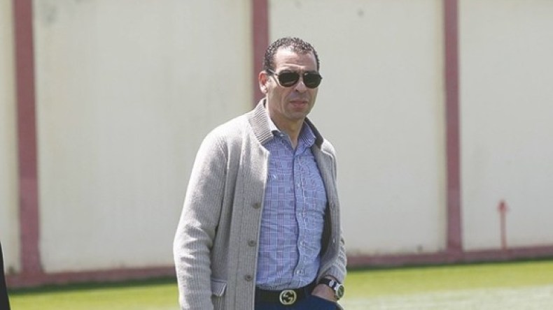 هل مسح زطشي ديون اتحاد جمهورية إفريقيا الوسطى لكرة القدم؟