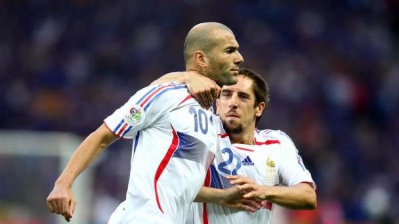 زيدان يدعو ريبيري للعودة إلى “الديكة”