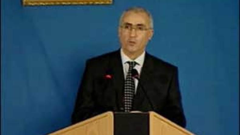 بوكرزازة: استهداف بلخادم لا يختلف عن استهداف مواطن بسيط