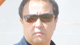 زعيم يعد بتنازل الإدارة عن مقاضاة المناصرين الستة