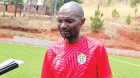 كاليستو باسوا: نملك في زيمبابوي 14 مليون مدرب!