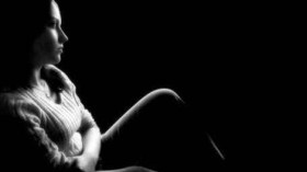 هل أصبر أم أتزوج رجلا في سن والدي ؟