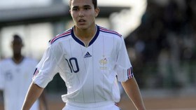 لعبيدي يجدّد مع ليون إلى 2017