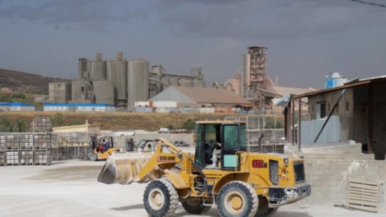 مصنع الإسمنت لعين الكبيرة يرفع إنتاجه إلى 3 ملايين طن