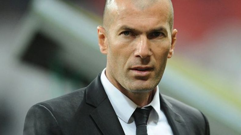 زين الدين زيدان يتكفل بتجهيز 10 مؤسسات  تربوية بخشلة