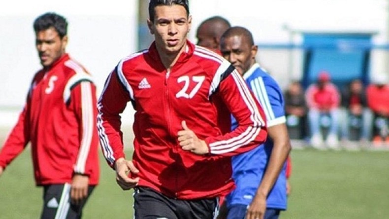 لم أتفق مع أي ناد والأولوية لمن يجلب أوراق تسريحي