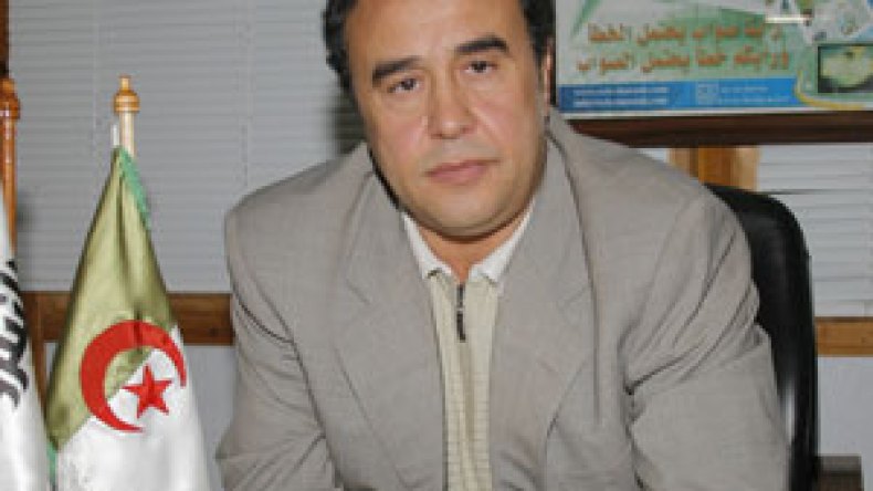 البليدة ترفض استقالة عمراني وزعيم يتوعد بمعاقبة لاعبيه