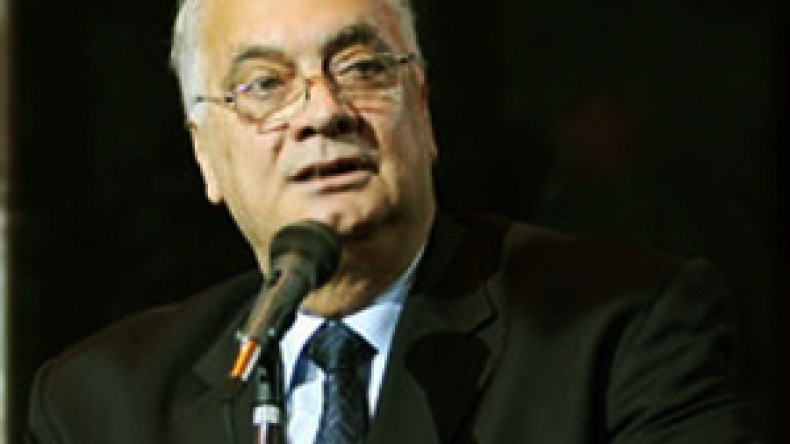 زاهر يساند الجزائر في الحصول على مقعد المكتب التنفيذي للفيفا