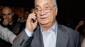 زاهر‭ ‬متهم‭ ‬بتبديد‭ ‬أموال‭ ‬الشعب‮..‬‭ ‬شوبير‭ ‬أمام‭ ‬العدالة‮ ‬وروراوة‭ ‬البطل