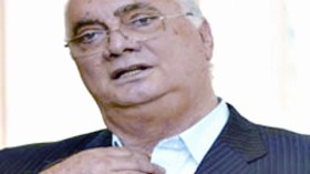 زاهر‭ ‬مهدد‭ ‬بفقدان‭ ‬منصبه‭ ‬السياسي‭ ‬بعد‭ ‬الرياضي‭ ‬وشوبير‭ ‬خارج‭ ‬حسابات‭ ‬مبارك؟‭!