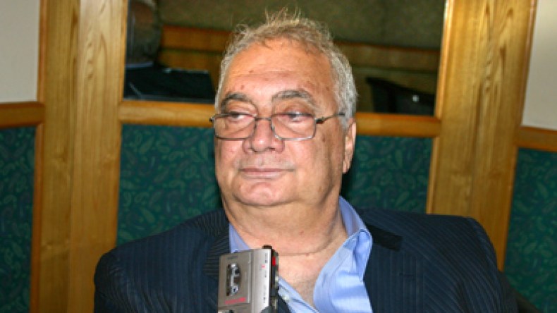 زاهر للشروق:لا بديل عن المصالحة ولكن لن أعتذر لأحد