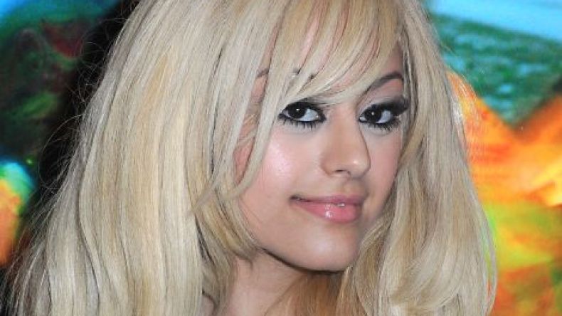 الفتاة “اللعوب” زهية قد تودع ريبيري وبن زيمة السجن!