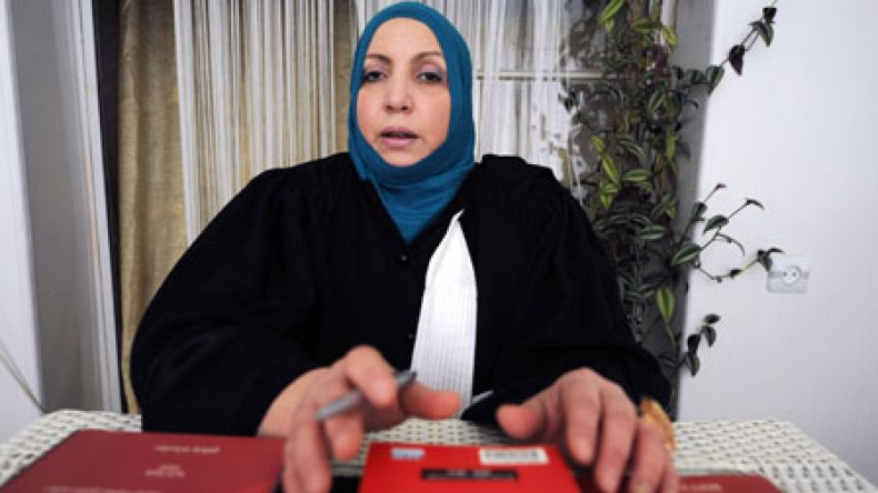 أتعرض‭ ‬لمراقبة‭ ‬لصيقة‭ ‬والأمن‭ ‬حاول‭ ‬الوصول‭ ‬إلى‭ ‬الأدلة‭ ‬بطرق‭ ‬ملتوية‭ ‬
