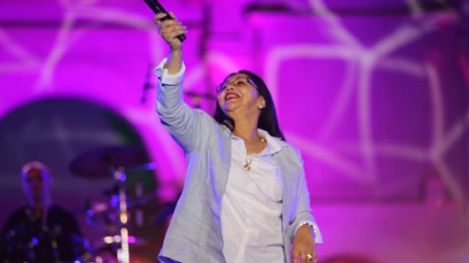 الزهوانية  تزلزل المسرح الاثري و تتربع ملكة الليلة الخامسة من مهرجان تيمقاد