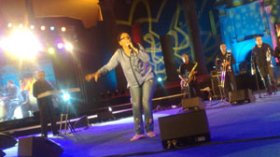 الزهوانية ترقص آلاف الجماهير في سهرة تبقى خالدة في الأذهان