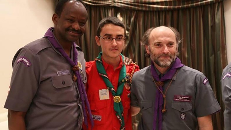 زكرياء بخوش بين الوفاء للنشاط الكشفي والتميز في المسار الجامعي